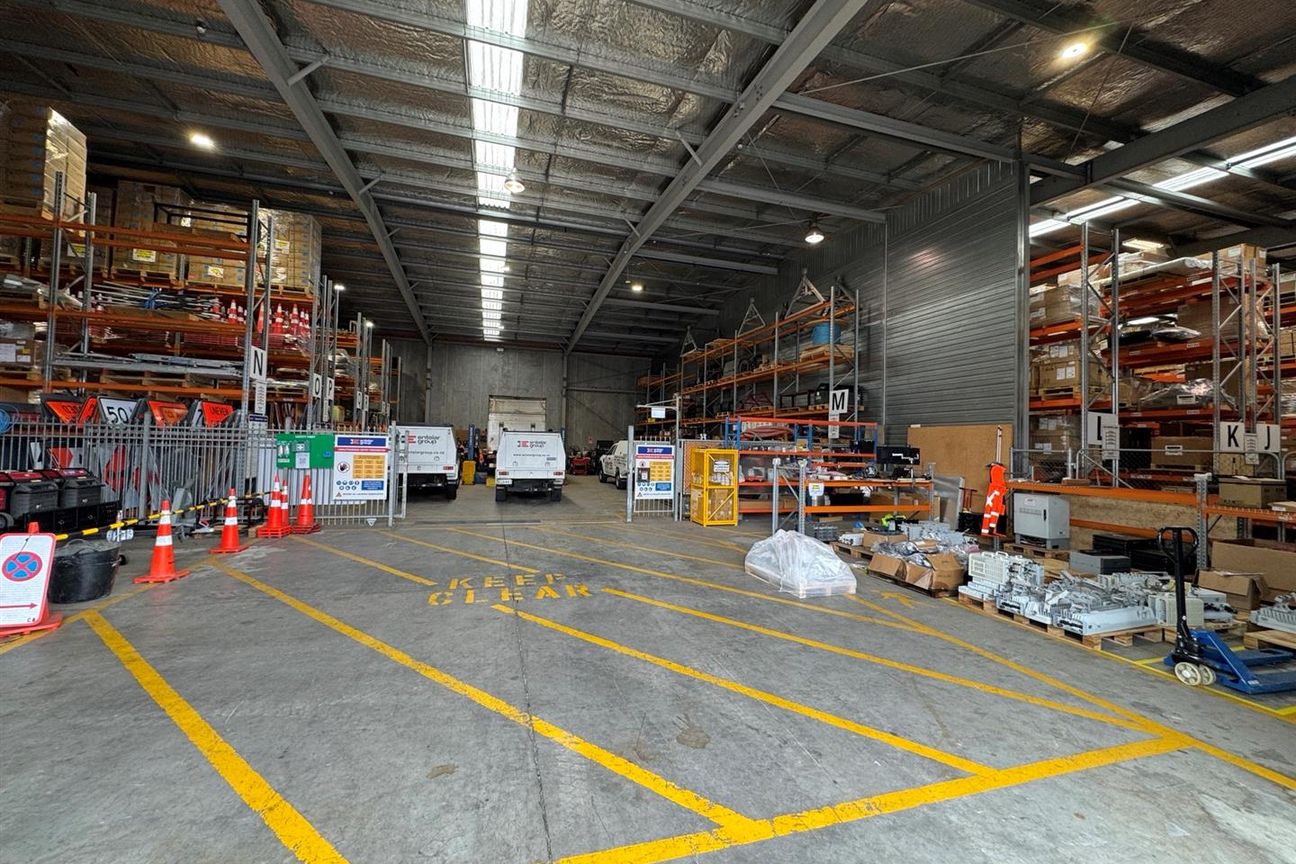 CBRE | Premium Central Industrial HQ - Ansicht 3
