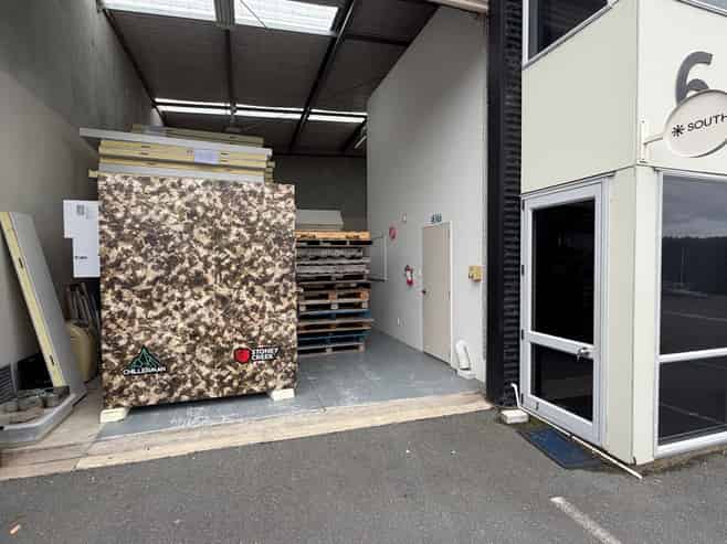 Very tidy corner Papamoa unit