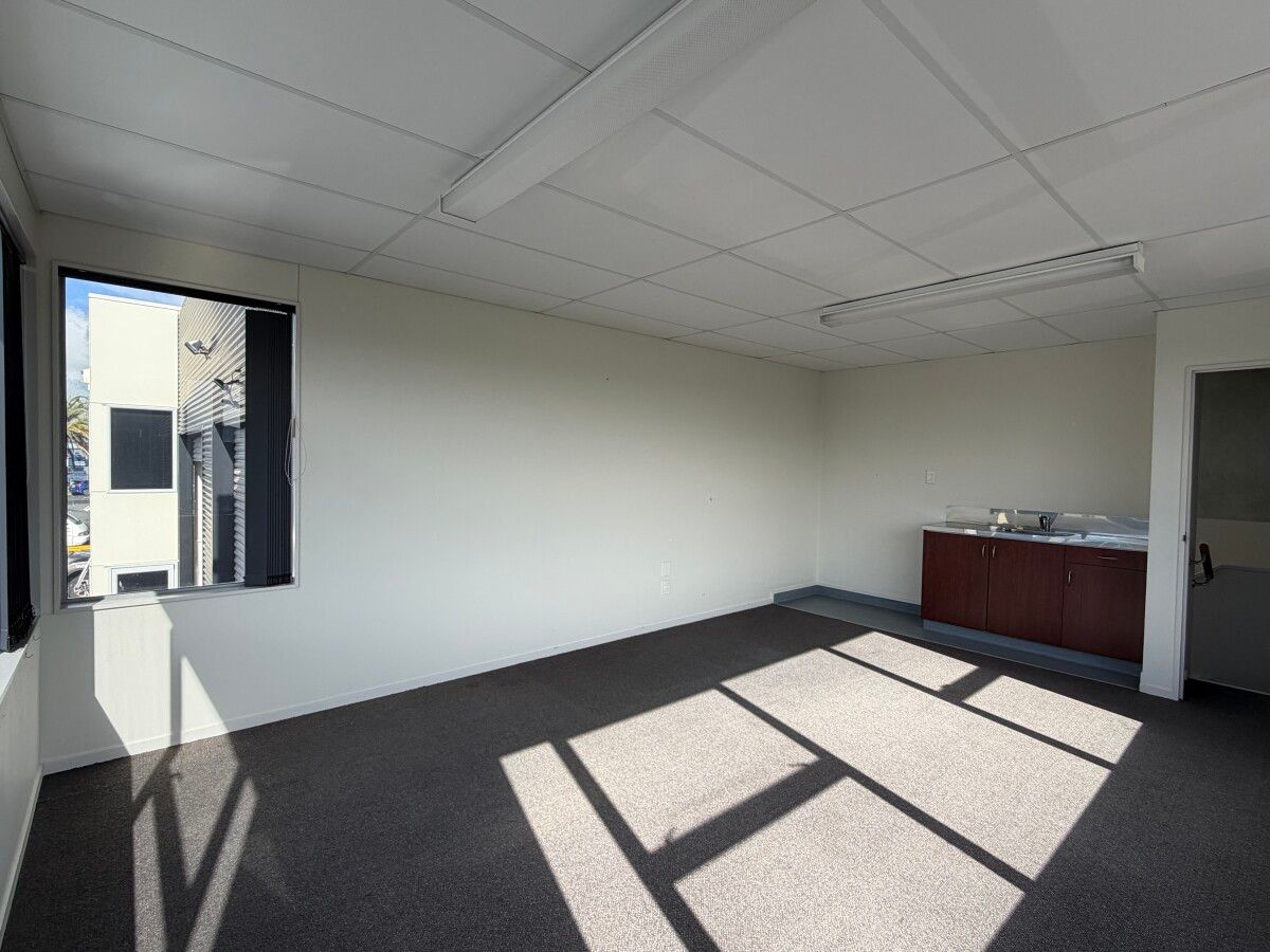 Very tidy corner Papamoa unit - Mehr