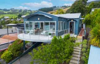 40 Marine Parade, Macandrew Bay