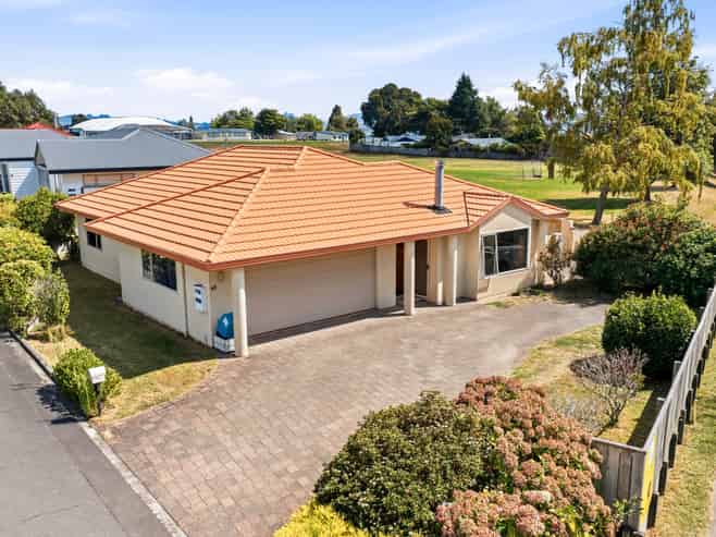 43 Kiddle Drive, Hilltop