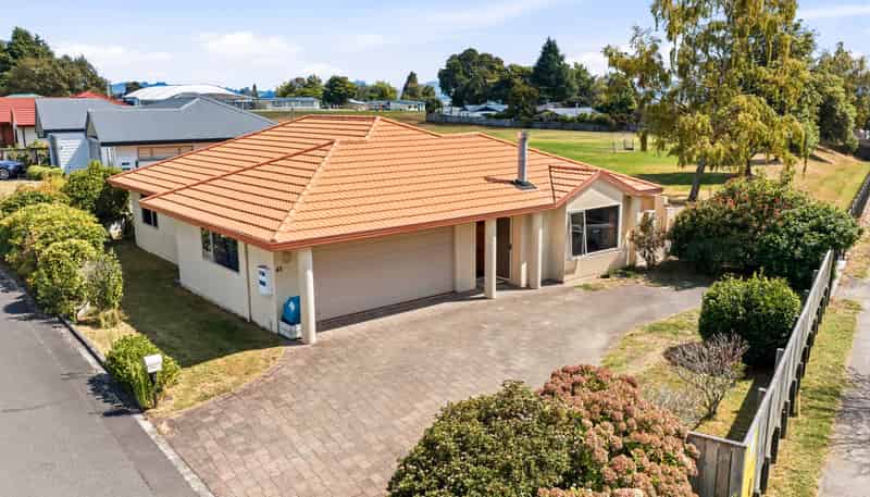 43 Kiddle Drive, Hilltop