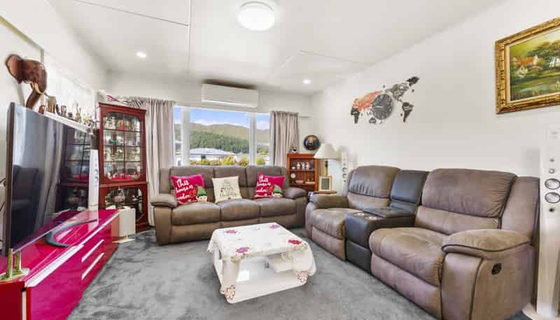 243 Wellington Road, Wainuiomata