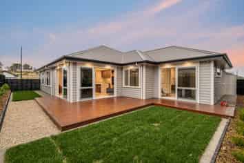 379 Te Taruna Drive, Milldale