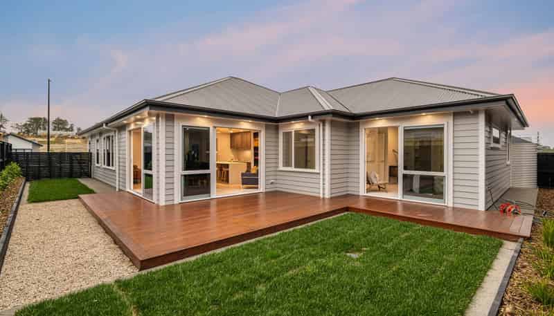 379 Te Taruna Drive, Milldale