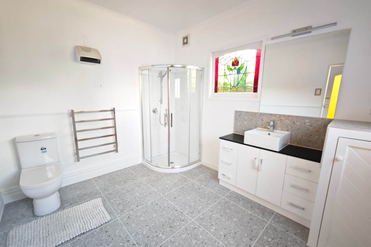 Newly Renovated Grand Villa And Cottage - Vista 5