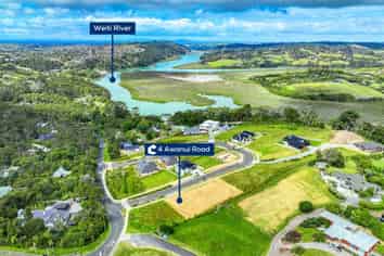 4 Awanui Road, Red Beach