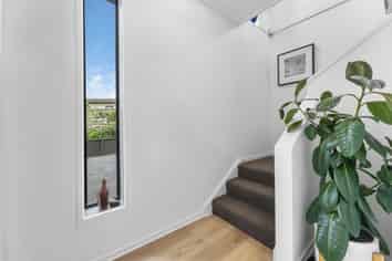 8 Clariton Avenue, Green Island