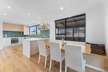 8 Clariton Avenue, Green Island