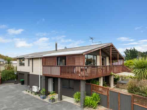8 Clariton Avenue, Green Island