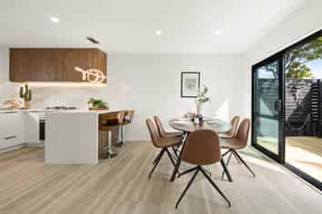 84B Botany Road, Botany Downs