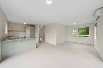 2/2 Karapiti Place, Glen Eden