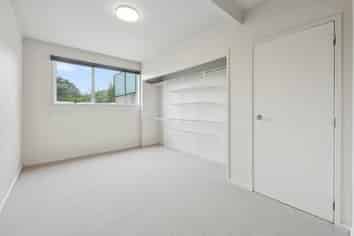 1/2 Karapiti Place, Glen Eden