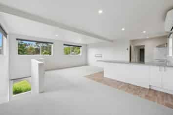 1/2 Karapiti Place, Glen Eden