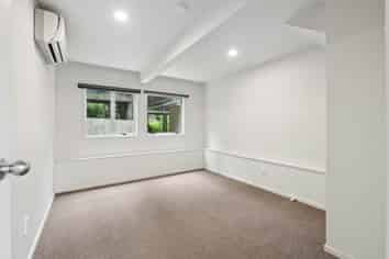 1/2 Karapiti Place, Glen Eden