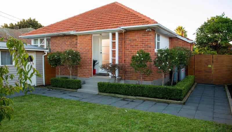 14 Bond Place, Onehunga