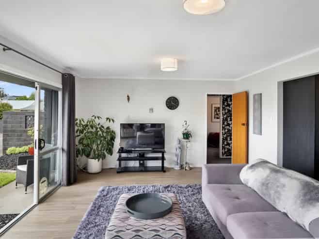 2/586 Bank Street, Te Awamutu