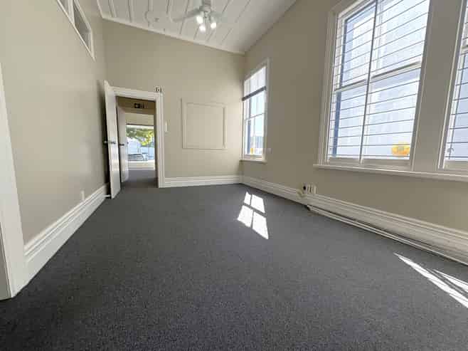 Scarce Eden Terrace Standalone Opportunity