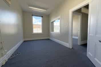 Scarce Eden Terrace Standalone Opportunity