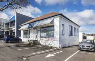 Scarce Eden Terrace Standalone Opportunity