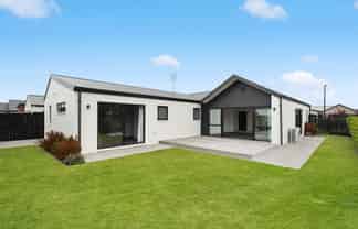 69 Trewern Avenue, Chartwell