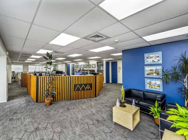 Mount Eden Office with Private Balcony + 9 Parks