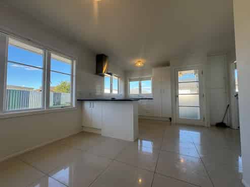 6 Nairn Place, Otara