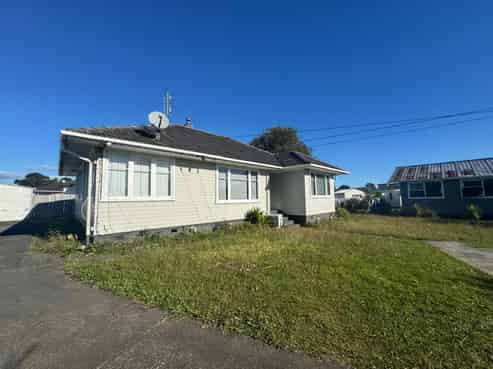 6 Nairn Place, Otara