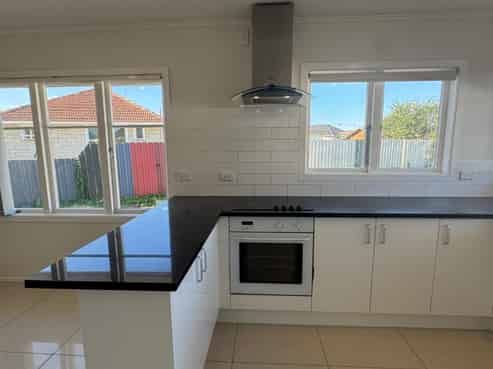 6 Nairn Place, Otara