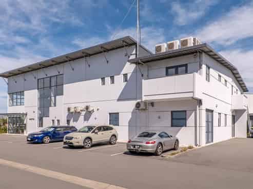 Modern Office/Warehouse with Excellent Parking