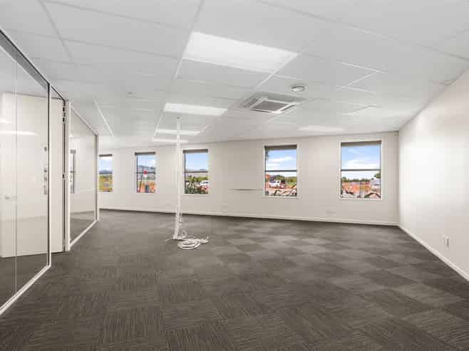 Modern Office/Warehouse with Excellent Parking