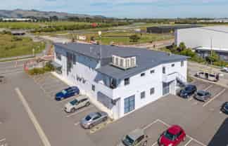 Modern Office/Warehouse with Excellent Parking