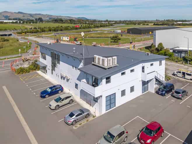 Modern Office/Warehouse with Excellent Parking