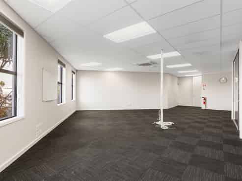 Modern Office/Warehouse with Excellent Parking