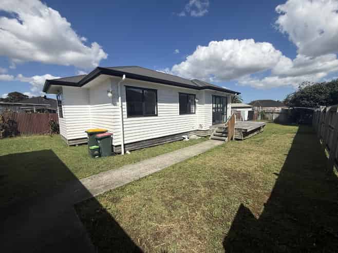 6A Nairn Place, Otara