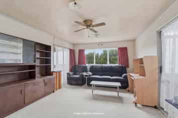 52 View Road, Hikurangi