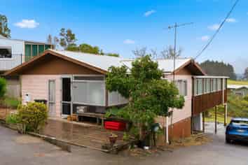 52 View Road, Hikurangi