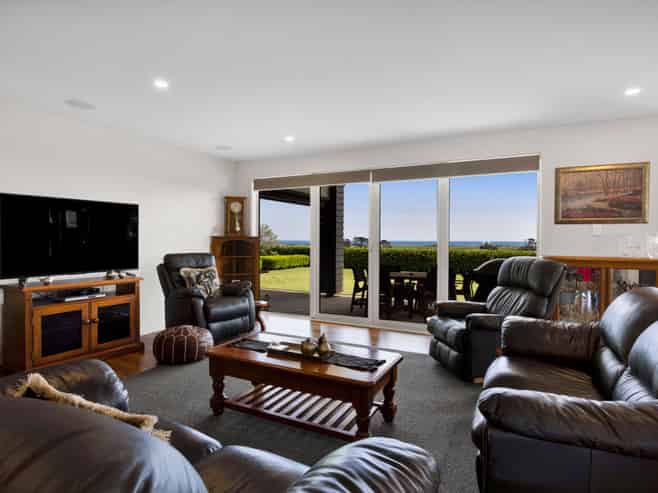 253 Lower Pitone Road, OAKURA