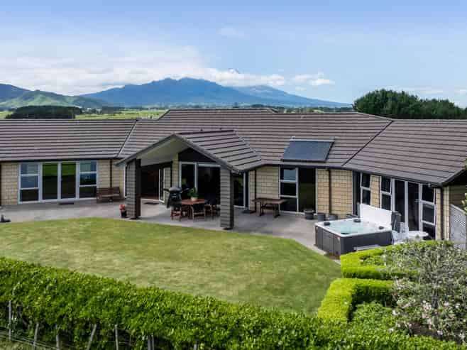 253 Lower Pitone Road, OAKURA