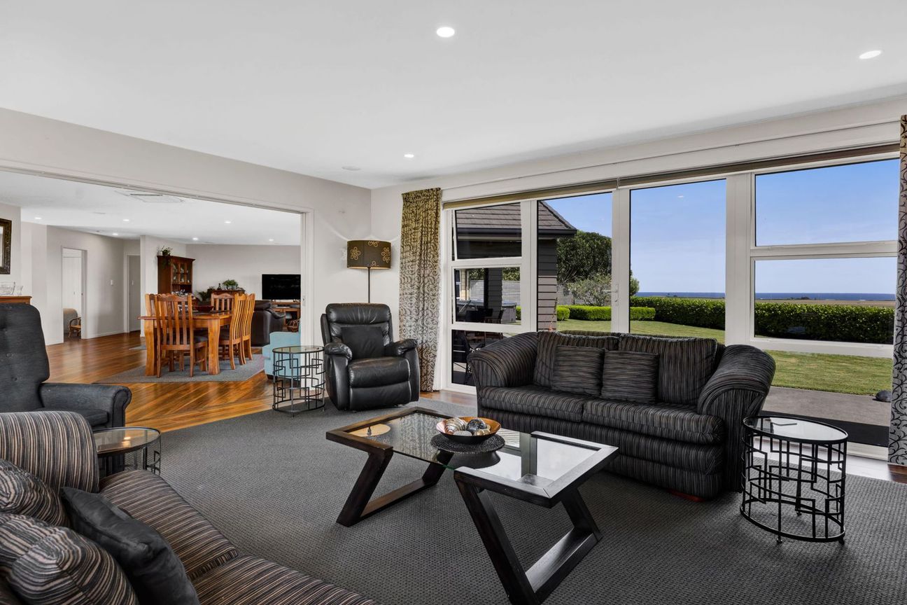 Where Modern Living Meets Rural Bliss - Meira