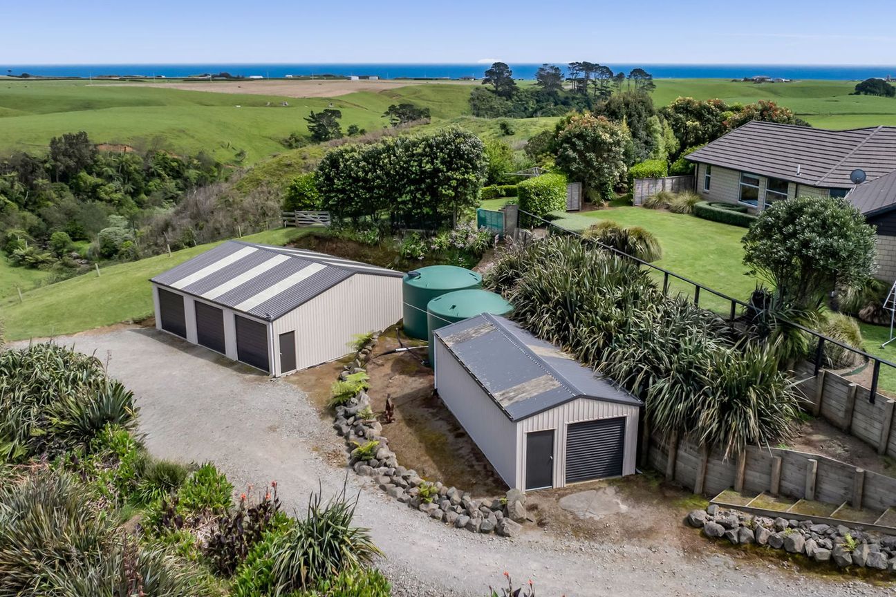 Where Modern Living Meets Rural Bliss - Mynd 4