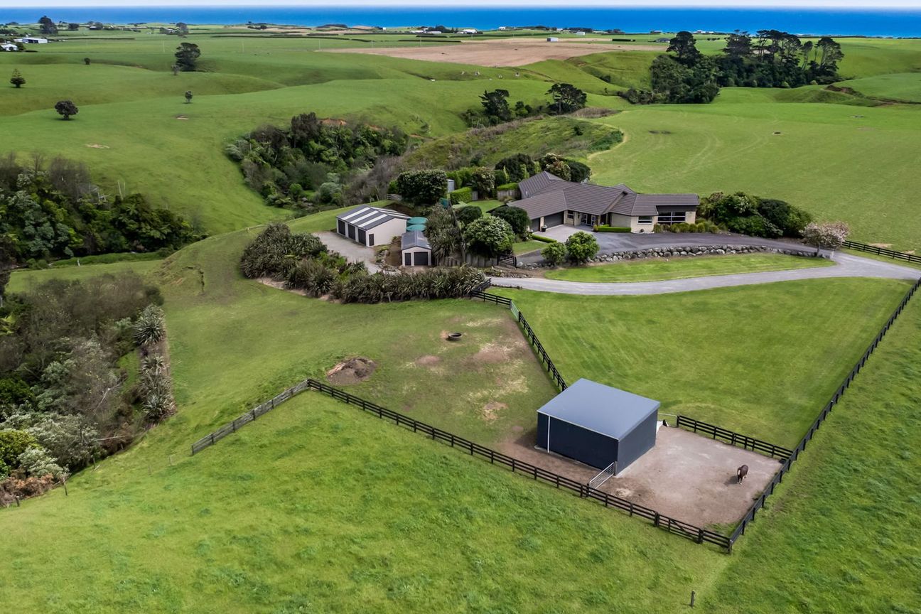 Where Modern Living Meets Rural Bliss - Mynd 5