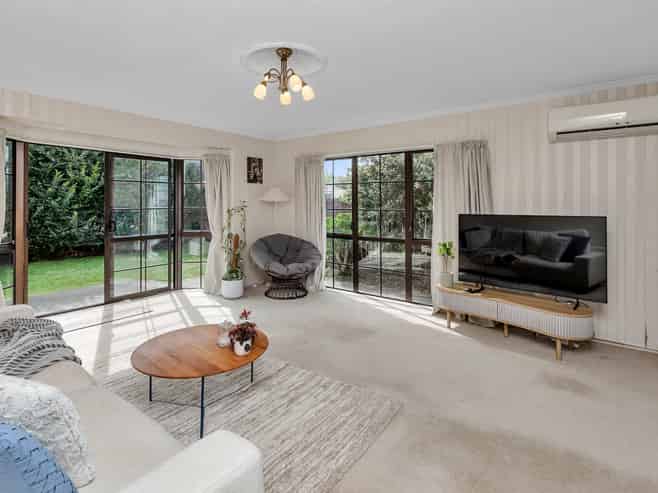 27A Western Hills Drive, Kensington