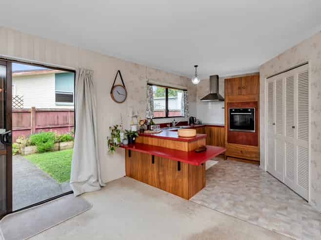 27A Western Hills Drive, Kensington