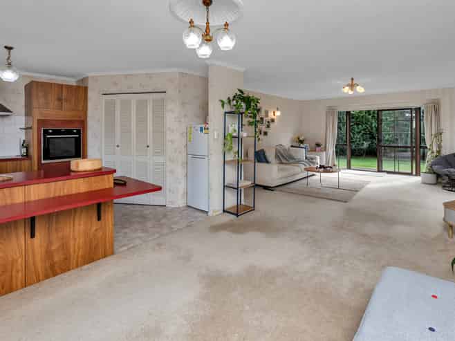 27A Western Hills Drive, Kensington