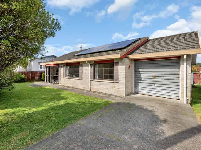 27A Western Hills Drive, Kensington