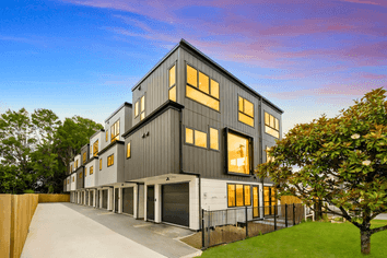 1 & 2/112 Swanson Road, Henderson