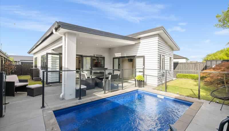 85 Awatira Drive, Papamoa Beach