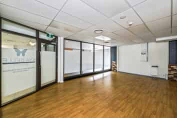 Affordable, High-Exposure Space in Central Manukau