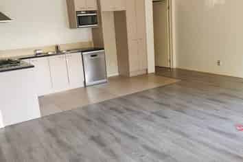 8 Triumph Road, Flat Bush